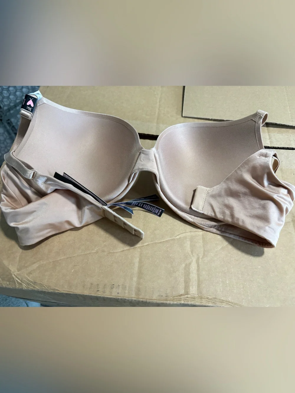 NWT Victoria's Secret Smooth Nude Bra
